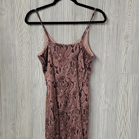 Express V Neck Midi Snakeprint Slip Dress with Side Slit Womens Size XS NWT - Picture 6 of 12